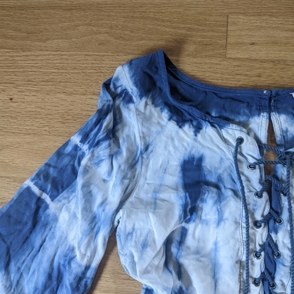 American Eagle Tie Dye Bell Sleeves Romper - Picture 5 of 9